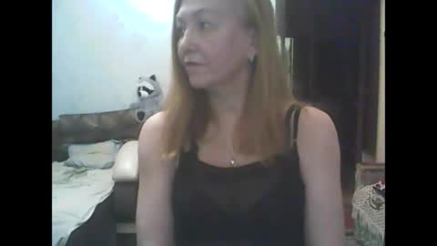 Snapshot of sweet4blonde67 chatting on 11/11/25, 08:47 sweet4blonde67 online show from 11/11/25, 08:47