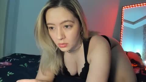 Snapshot of sweet4you1992 chatting on 12/02/25, 06:08 Anne Marie online show from 12/02/25, 06:08