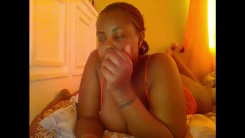 Snapshot of sweet52537 chatting on 10/24/25, 07:27 sweet52537 online show from 10/24/25, 07:27