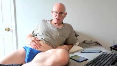 Zeppelin man online show from 05/15/26, 02:24