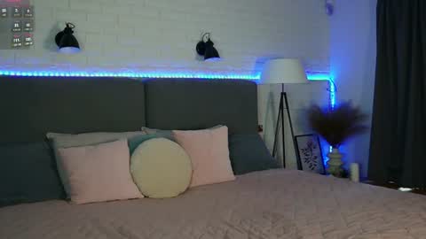 Snapshot of sweet__vikki chatting on 06/15/26, 05:53 sweet__vikki online show from 06/15/26, 05:53