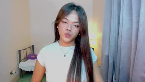 Snapshot of sweet_ahrii chatting on 03/06/25, 02:08 CLEO online show from 03/06/25, 02:08