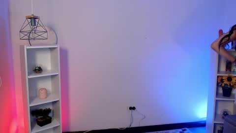 Snapshot of sweet_alexaa_ chatting on 11/21/25, 02:21 Alexa online show from 11/21/25, 02:21