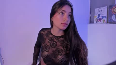 Snapshot of sweet_and_wild05 chatting on 10/01/25, 07:09 Julieta online show from 10/01/25, 07:09