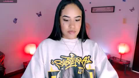 Stephanie online show from 12/19/25, 01:40