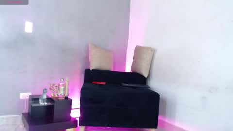 Snapshot of sweet_angel_med chatting on 03/21/26, 04:50 sweet angel online show from 03/21/26, 04:50