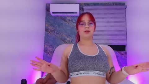 Snapshot of sweet_ariel7 chatting on 04/06/26, 03:04 Ariel online show from 04/06/26, 03:04