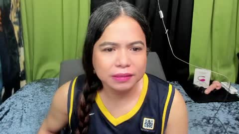 izza  izzasweet online show from 04/28/26, 12:42