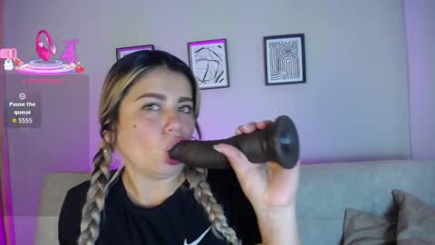 Bella Valery online show from 12/02/25, 10:27