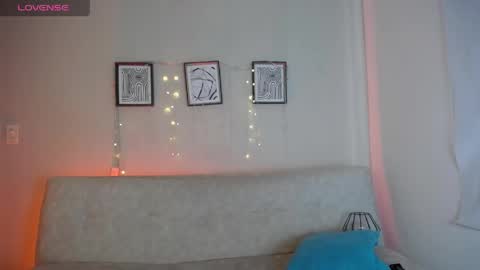 Bella Valery online show from 04/30/26, 08:57