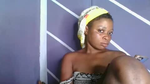 Snapshot of sweet_berry31 chatting on 10/26/25, 11:38 baby girl online show from 10/26/25, 11:38