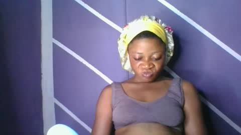 Snapshot of sweet_berry31 chatting on 10/27/25, 11:14 baby girl online show from 10/27/25, 11:14