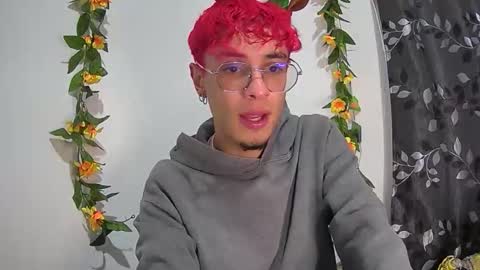 sweet_boy2224 online show from 11/29/25, 05:16