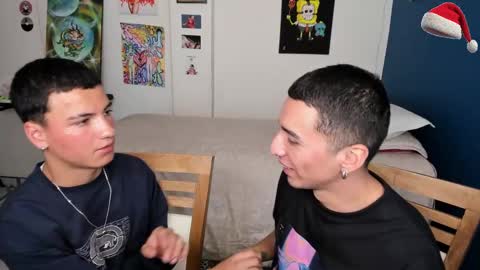 Snapshot of sweet_boys_xx chatting on 12/23/24, 10:10 CristianBrayan PVT OPEN online show from 12/23/24, 10:10