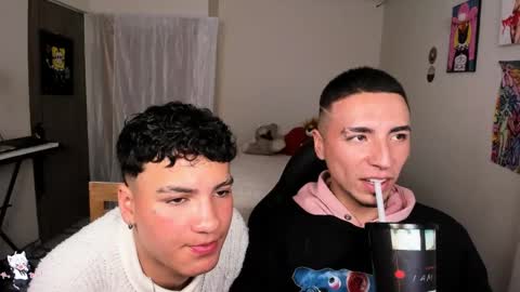 Snapshot of sweet_boys_xx chatting on 03/12/25, 02:45 CristianBrayan PVT OPEN online show from 03/12/25, 02:45