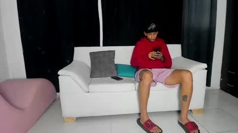 Snapshot of sweet_bunny29 chatting on 04/05/26, 02:42 x Angelica Daniels - mod Tio willy online show from 04/05/26, 02:42