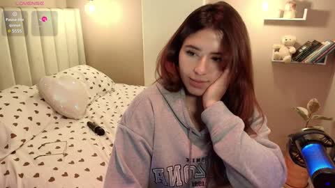 Snapshot of sweet_cami1 chatting on 12/21/24, 01:26 Camila online show from 12/21/24, 01:26