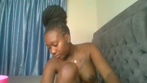 Camila online show from 11/02/25, 05:10