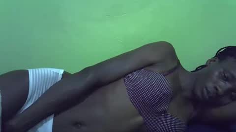 Snapshot of sweet_candie01 chatting on 10/25/25, 11:40 sweet_candie01 online show from 10/25/25, 11:40