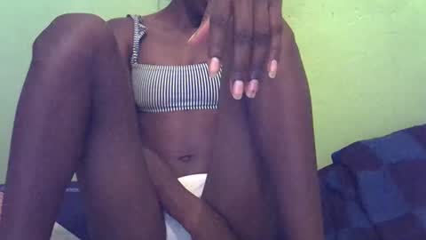 Snapshot of sweet_candie01 chatting on 11/11/25, 01:33 sweet_candie01 online show from 11/11/25, 01:33