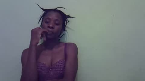 Snapshot of sweet_candie01 chatting on 11/21/25, 02:38 sweet_candie01 online show from 11/21/25, 02:38