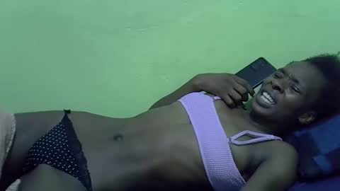 Snapshot of sweet_candie01 chatting on 11/28/25, 06:32 sweet_candie01 online show from 11/28/25, 06:32