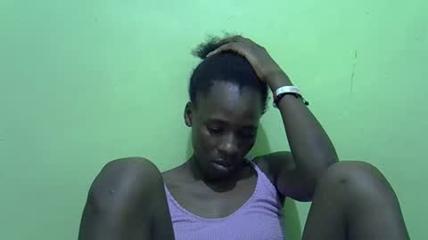 Snapshot of sweet_candie01 chatting on 11/30/25, 11:36 sweet_candie01 online show from 11/30/25, 11:36