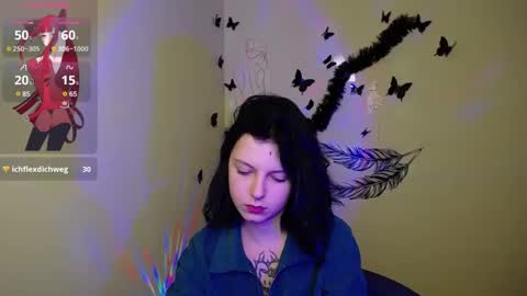 Snapshot of sweet_cherryg chatting on 01/31/25, 04:38 Ivy online show from 01/31/25, 04:38