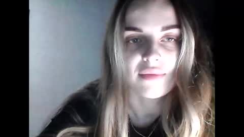 sweet_cute98 online show from 11/28/25, 05:48