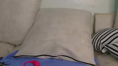 Snapshot of sweet_dellah54 chatting on 12/17/25, 03:56 dellah online show from 12/17/25, 03:56