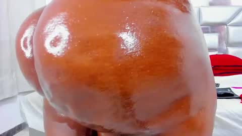 Snapshot of sweet_ebonyyx chatting on 02/07/25, 03:52 Sara online show from 02/07/25, 03:52