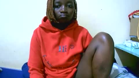 Snapshot of sweet_elena24 chatting on 10/01/25, 03:34 shillah online show from 10/01/25, 03:34