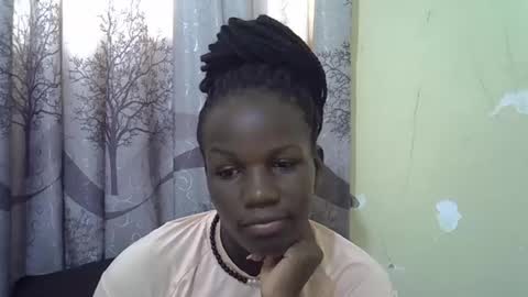 Snapshot of sweet_elisa001 chatting on 04/27/26, 04:32 Edah online show from 04/27/26, 04:32