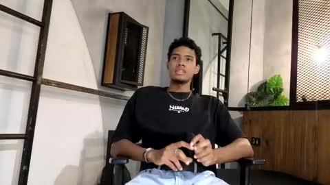 Snapshot of sweet_ethan_ chatting on 12/15/25, 03:22 sweet_ethan_ online show from 12/15/25, 03:22