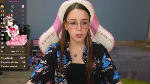 Snapshot of sweet_frosty chatting on 12/19/24, 06:23 Alice online show from 12/19/24, 06:23