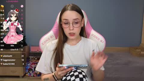 Snapshot of sweet_frosty chatting on 01/09/25, 06:27 Alice online show from 01/09/25, 06:27