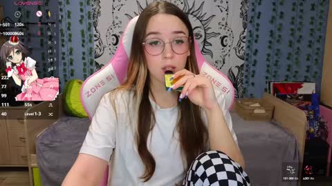 Snapshot of sweet_frosty chatting on 01/13/25, 03:23 Alice online show from 01/13/25, 03:23