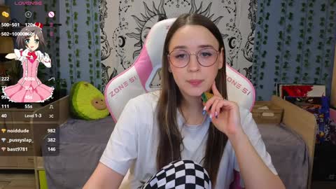 Snapshot of sweet_frosty chatting on 01/13/25, 06:27 Alice online show from 01/13/25, 06:27