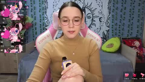 Snapshot of sweet_frosty chatting on 02/16/25, 03:37 Alice online show from 02/16/25, 03:37