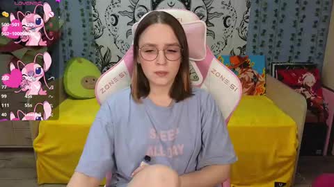 Snapshot of sweet_frosty chatting on 02/27/25, 02:42 Alice online show from 02/27/25, 02:42