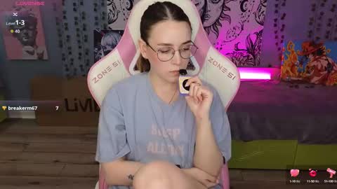 Snapshot of sweet_frosty chatting on 09/09/25, 04:01 Alice online show from 09/09/25, 04:01