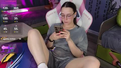 Snapshot of sweet_frosty chatting on 10/24/25, 03:58 Alice online show from 10/24/25, 03:58