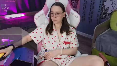 Snapshot of sweet_frosty chatting on 10/26/25, 03:12 Alice online show from 10/26/25, 03:12