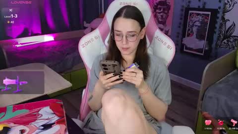 Snapshot of sweet_frosty chatting on 11/25/25, 03:17 Alice online show from 11/25/25, 03:17