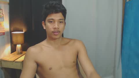 Snapshot of sweet_guyxx chatting on 01/05/25, 04:38 sweet_guyxx online show from 01/05/25, 04:38