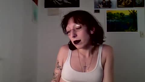 Snapshot of sweet_harvey chatting on 02/18/26, 01:12 sweet_harvey online show from 02/18/26, 01:12