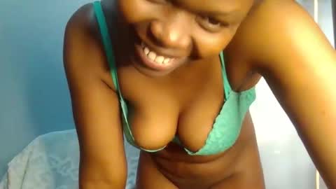 Snapshot of sweet_jamiie chatting on 09/20/25, 04:08 jay online show from 09/20/25, 04:08