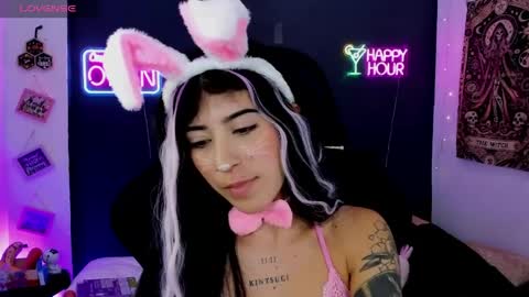 Snapshot of sweet_joint_girl chatting on 04/06/26, 07:09 Dahnna online show from 04/06/26, 07:09