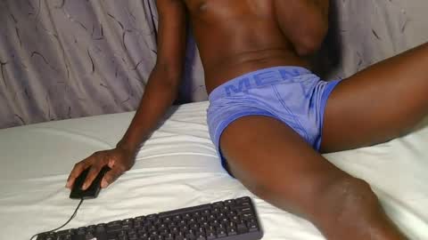 Snapshot of sweet_kambi chatting on 07/15/26, 06:35 moha AND roy online show from 07/15/26, 06:35