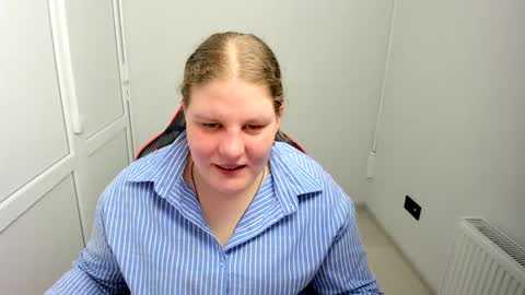 Snapshot of sweet_karla_la chatting on 05/07/26, 06:52 Karla online show from 05/07/26, 06:52